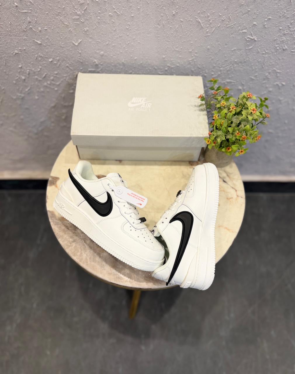 NIKE AIRFORCE AMBUSH WHITE BLACK