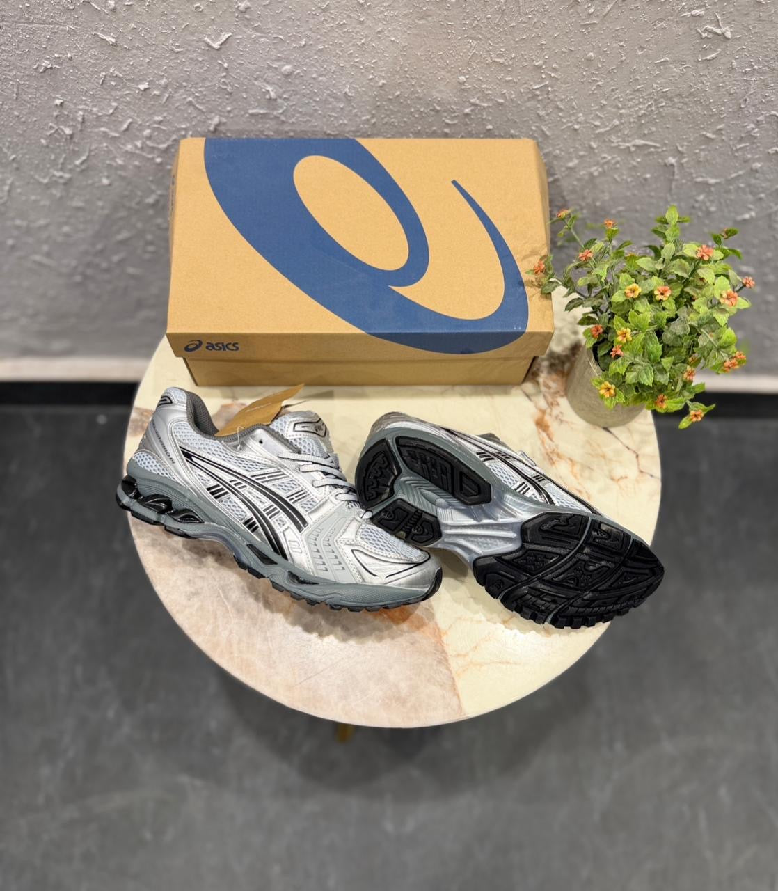 ASIXS KAYANO 14 URBAN RESEARCH 
Legit Semi U/A Quality