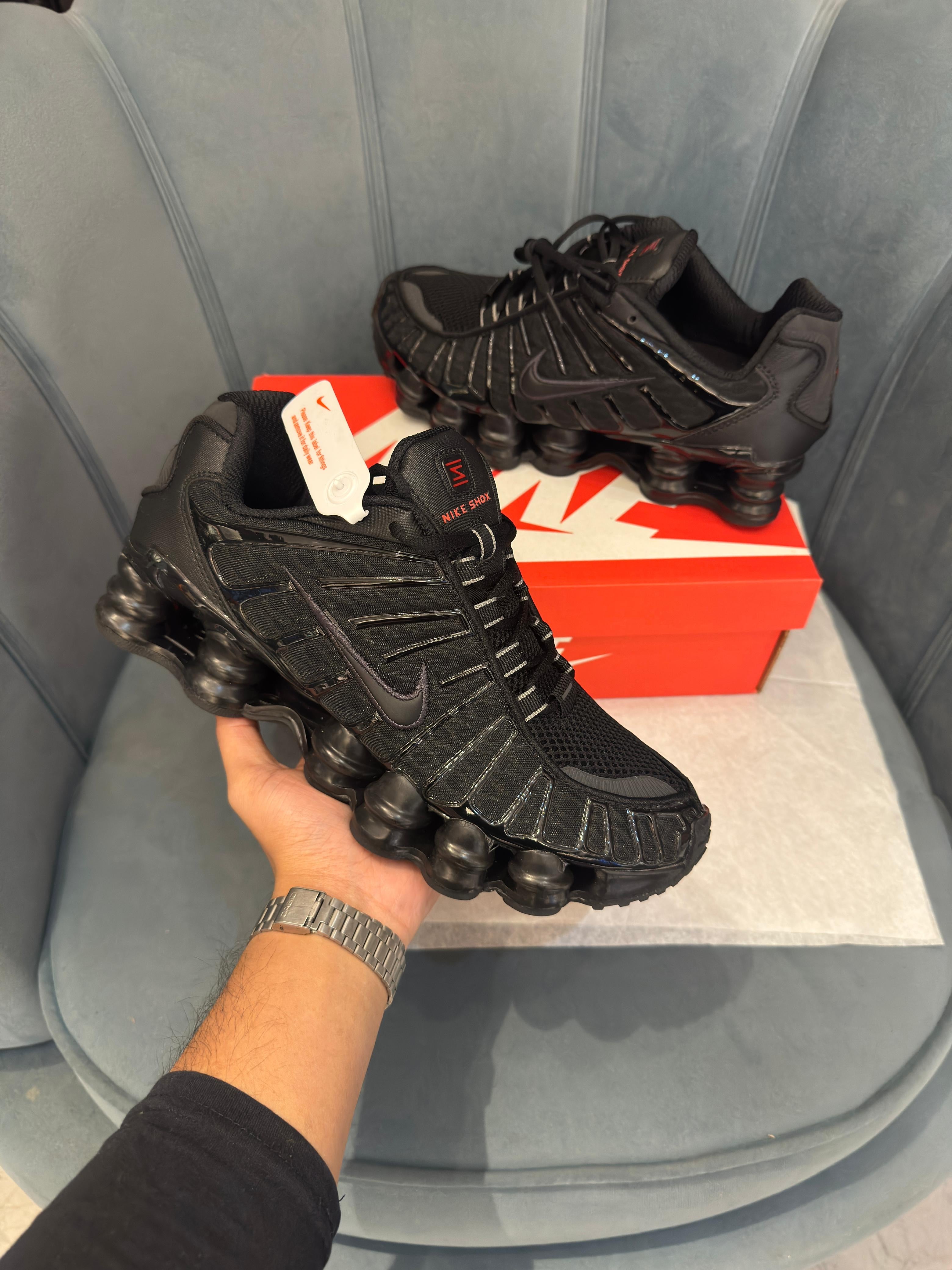 NIKE SHOX TL ALL BLACK