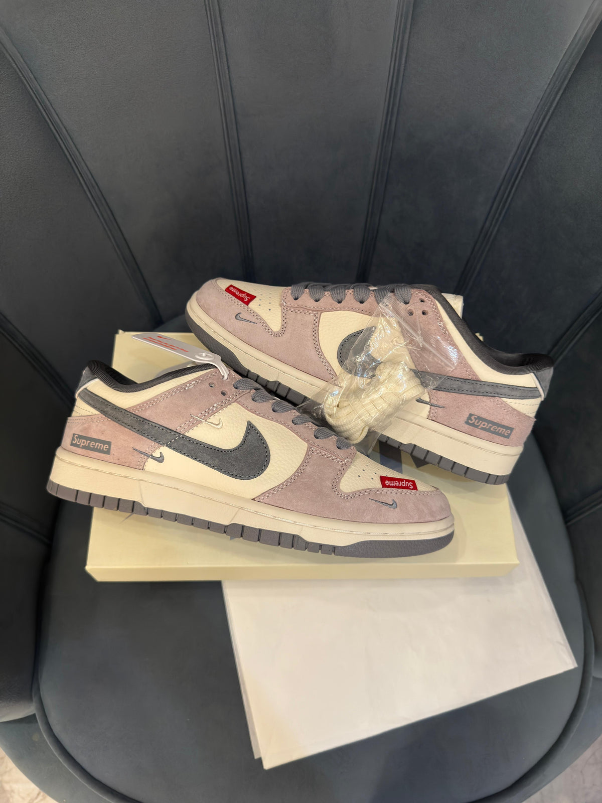 NIKE SB DUNK OG GREY X SUPREME