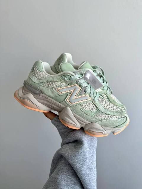 NEW BALANCE 9060 WHITAKAR MOSS GREEN